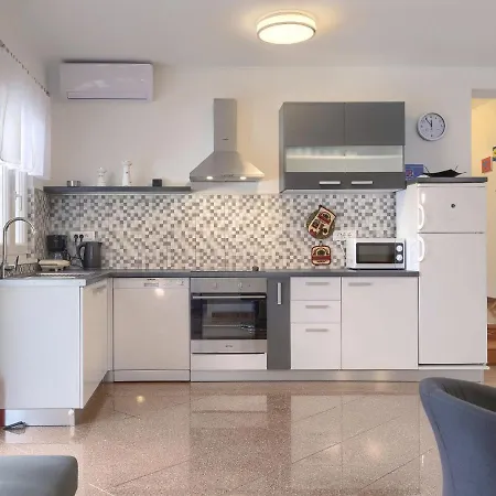 Vrt By Interhome Ferienhaus