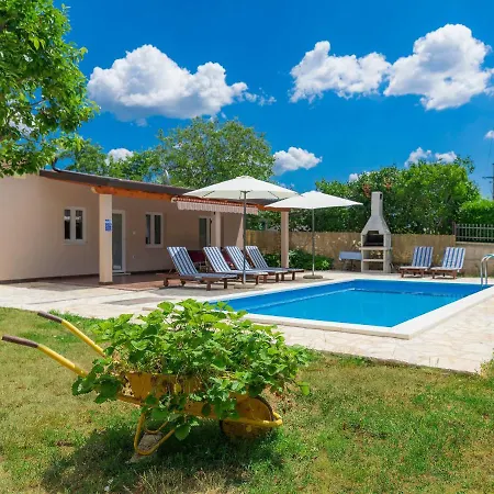 Vrt By Interhome Ferienhaus *