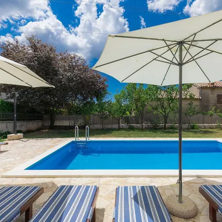 Ferienhaus Vrt By Interhome