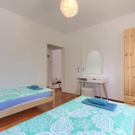 Ferienhaus Vrt By Interhome