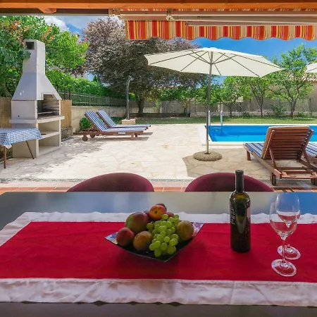 Ferienhaus Vrt By Interhome *