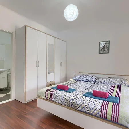 Vrt By Interhome 펜션