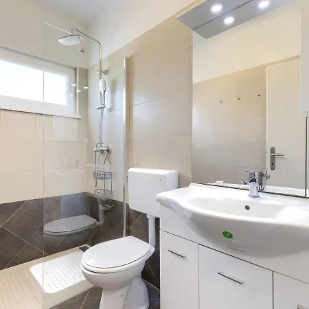 Vrt - Roj459 By Interhome *