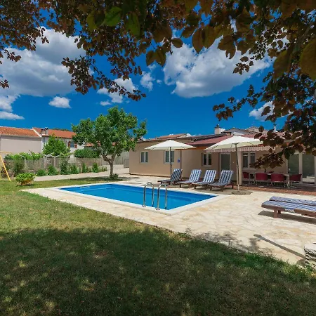 Vrt - Roj459 By Interhome * Sveti Petar u Sumi